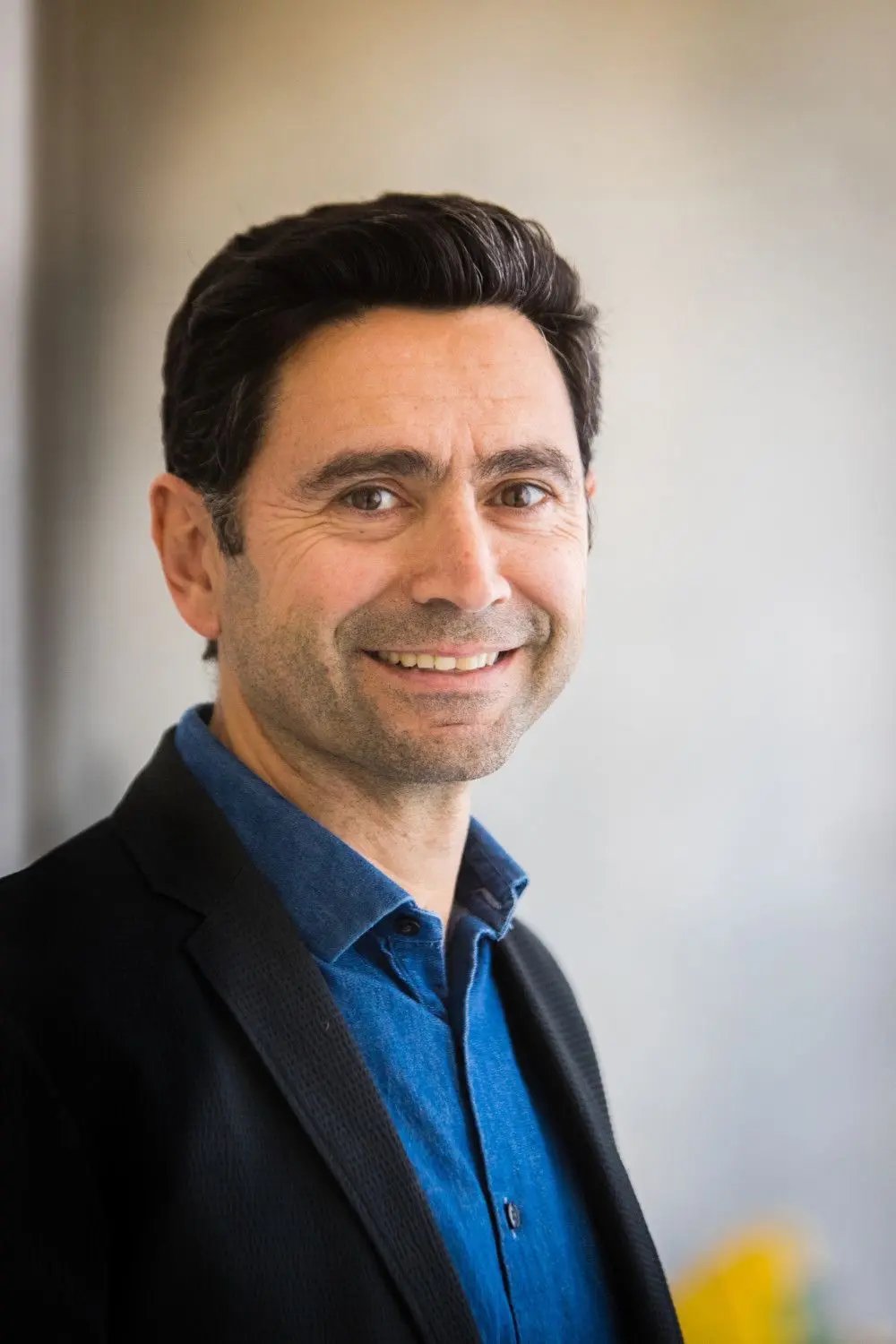 Ardem Patapoutian ist einer der beiden Träger des diesjährigen Medizin-Nobelpreises. Er erforschte, wie genau Menschen Schmerzen empfinden.
