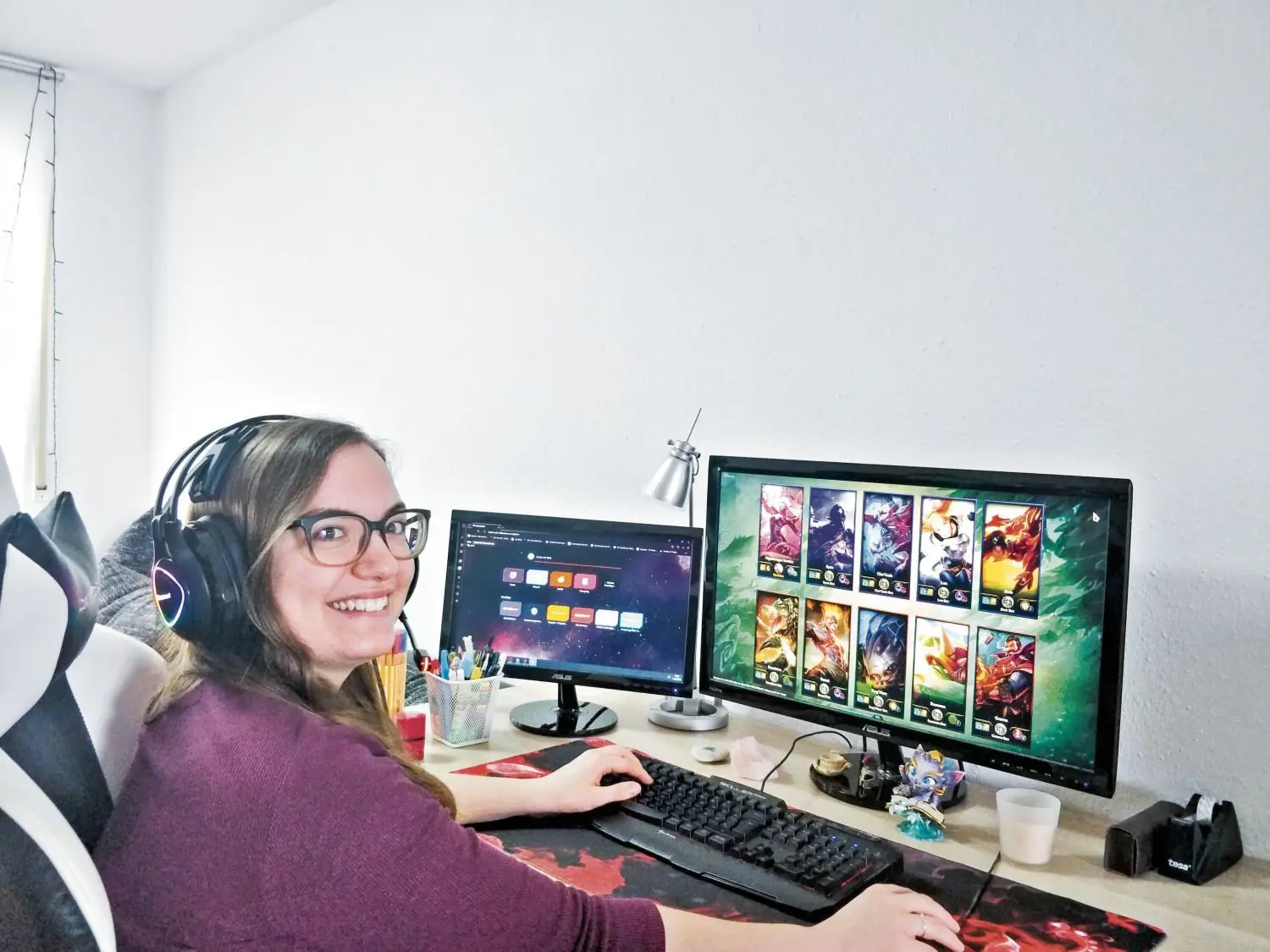 Jenny Däublers PC steht gleich nebenan – das Paar hat sich an der Hochschule Neu-Ulm kennengelernt.