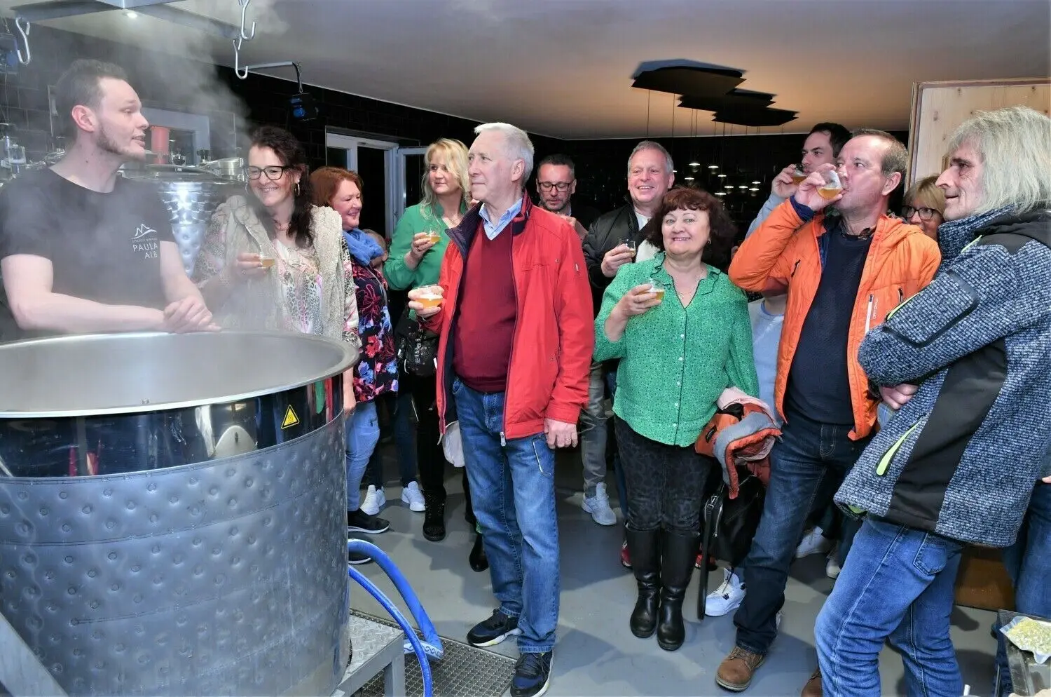 In „Paulas Alb“ gab Bierbotschafter und Biersommelier Thomas Friedl Einblick in die Herstellung des Hefeweizen „Goldener Adler“.