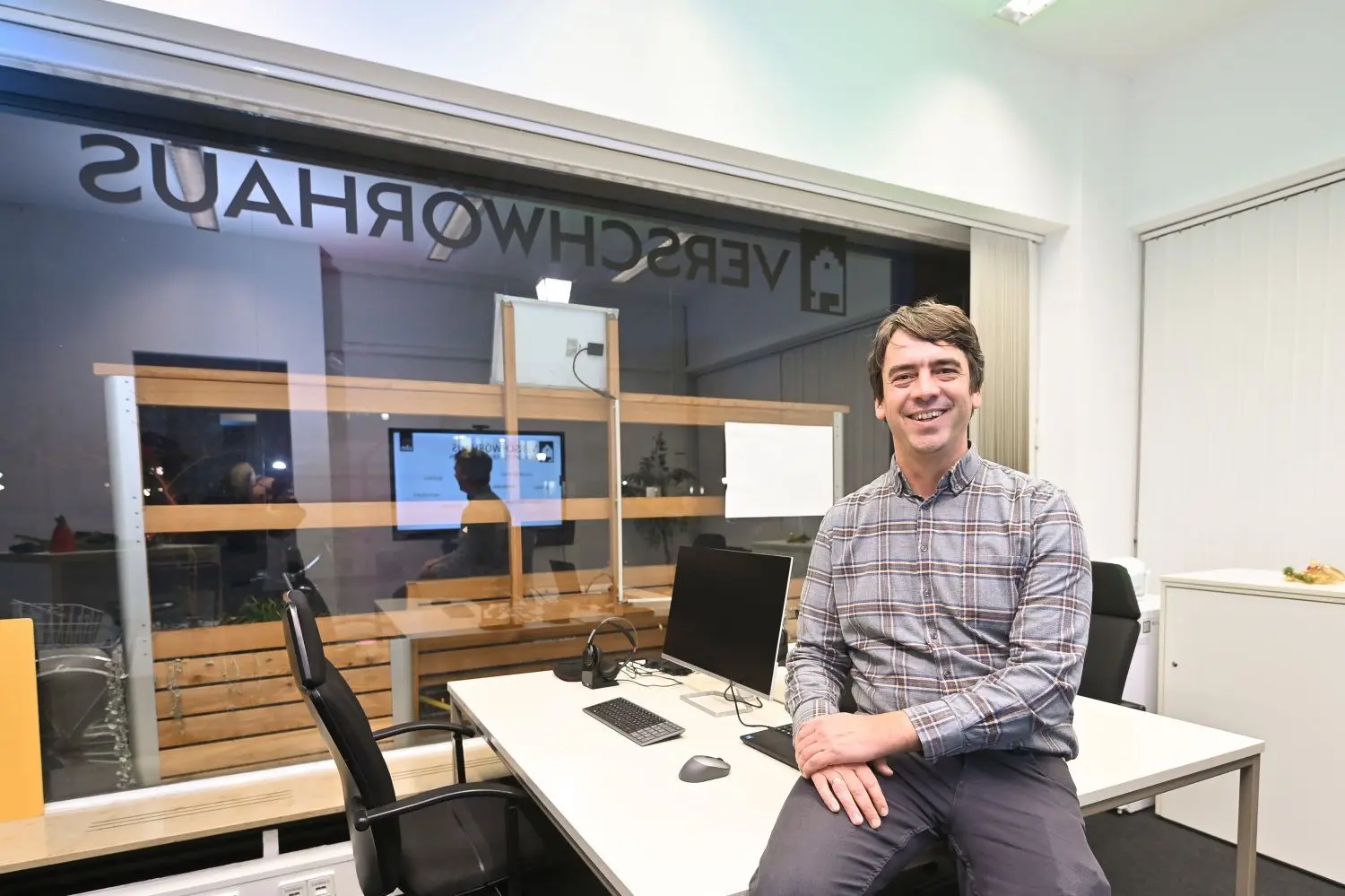 „Das Verschwörhaus ist ein Ort für alle, welche sich mit den digitalen Themen beschäftigen wollen“: Niklas Schütte leitet die städtische Einrichtung seit Mai 2022.