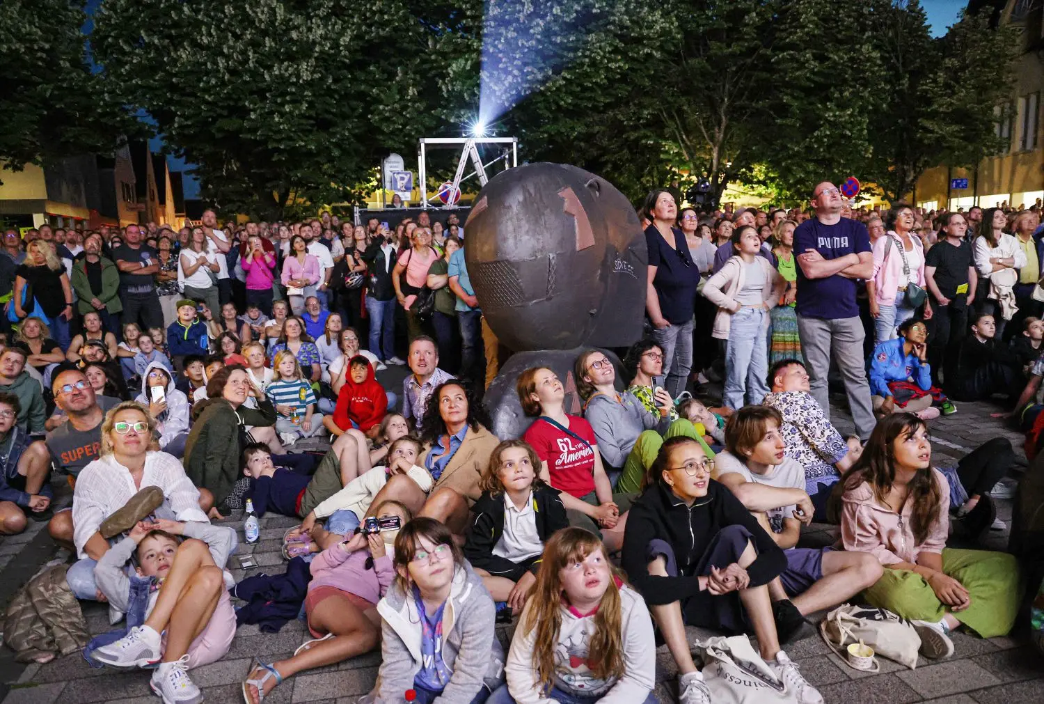 Kuwo 2023 in Crailsheim: Wo Straßentheater, Musik und Magie alle Sinne ...