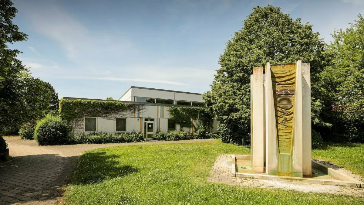 Die alte Ulrichshalle wird alsbald abgerissen, das Grundstück an der Gotenstraße soll bebaut werden.
Gerlenhofen - alte Mehrzweckhalle Ulrichshalle