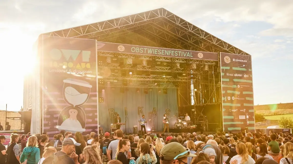 Das Obstwiesenfestival: Bei gutem Wetter kommen tausende Besucher auf das Gelände in Dornstadt.
Das Obstwiesenfestival ist längst kult. Bei gutem Wetter und Musik für einen breiten Geschmack kommen tausende Besucher auf das Gelände.