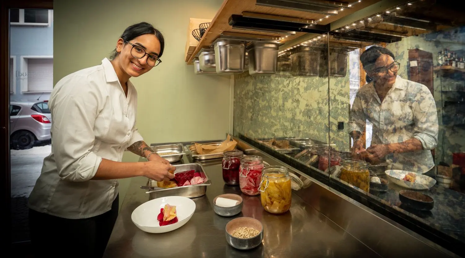 Restaurant Bibraud, Hochzeitsmenü (Kochbox) wird vorbereitet