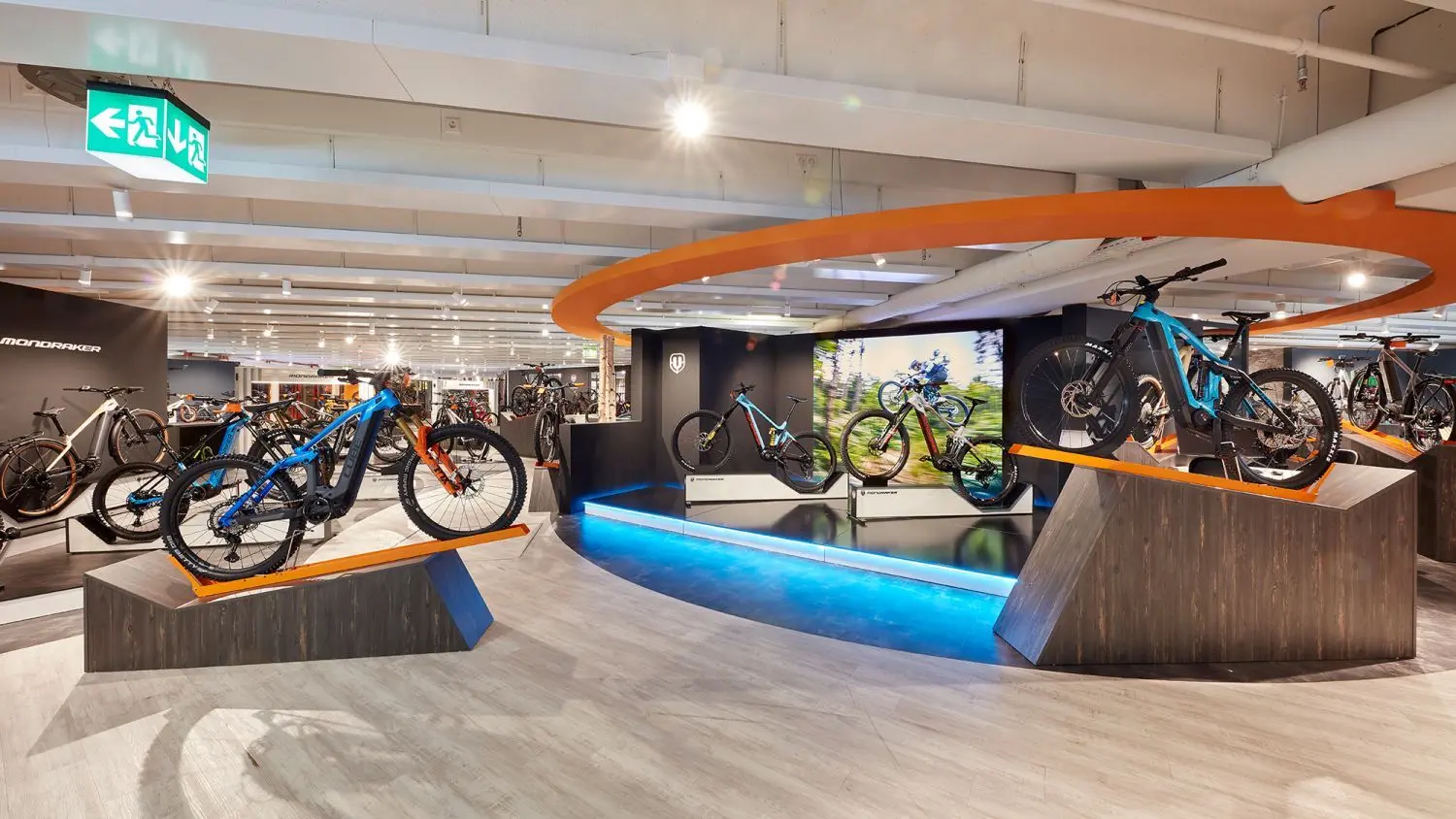 In der neuen Filiale von Möhrle-Bikes können Kunden in die ganze Welt der Fahrräder eintauchen.