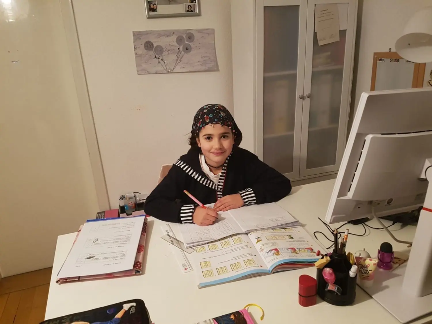 Marlen Dogan (9 Jahre): Es klappt super, aber ich wäre trotzdem lieber in der Schule. ⇥