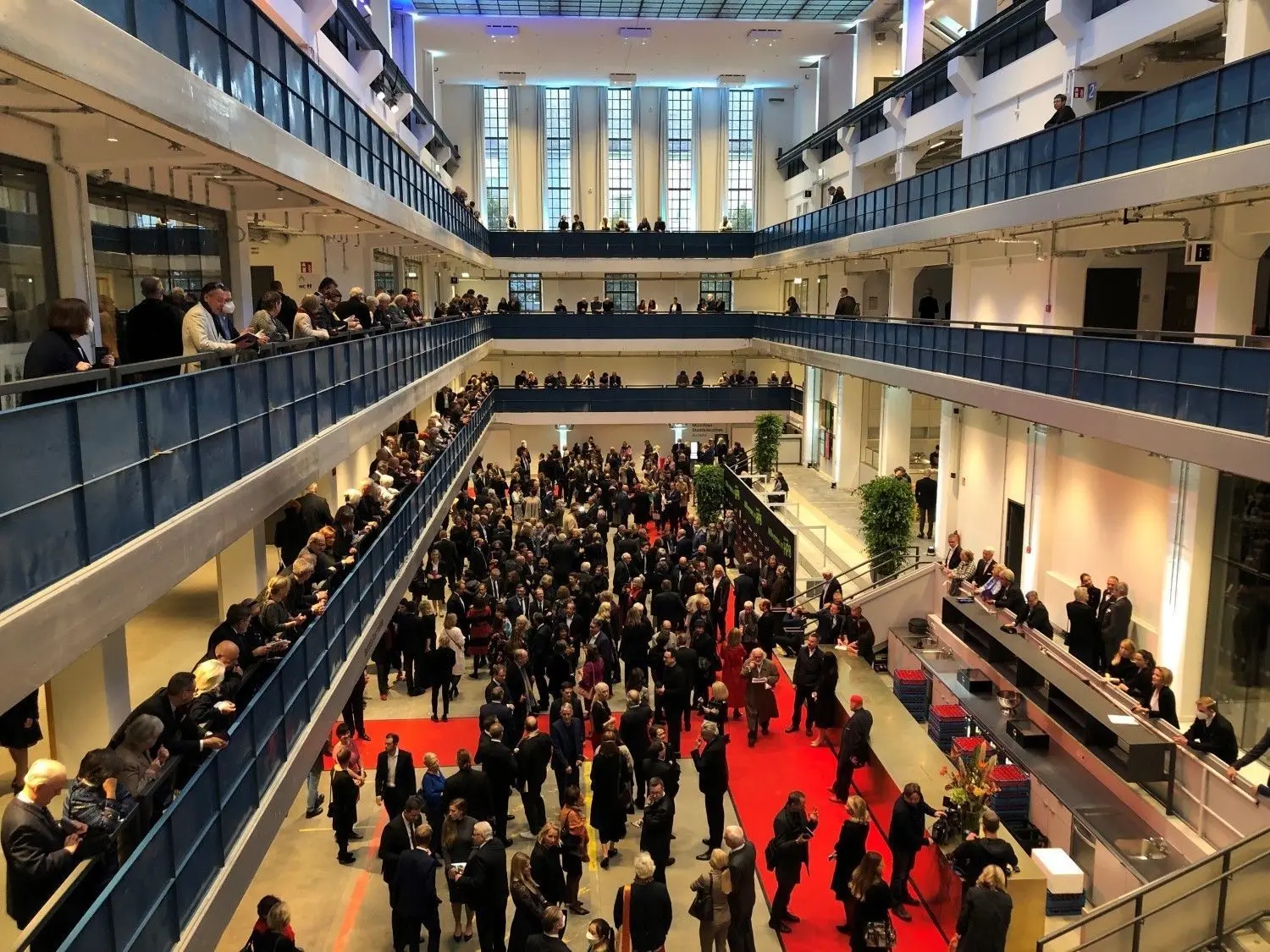 Das Foyer der Isarphilharmonie: die Halle E, eine ehemalige Transformatorenhalle.