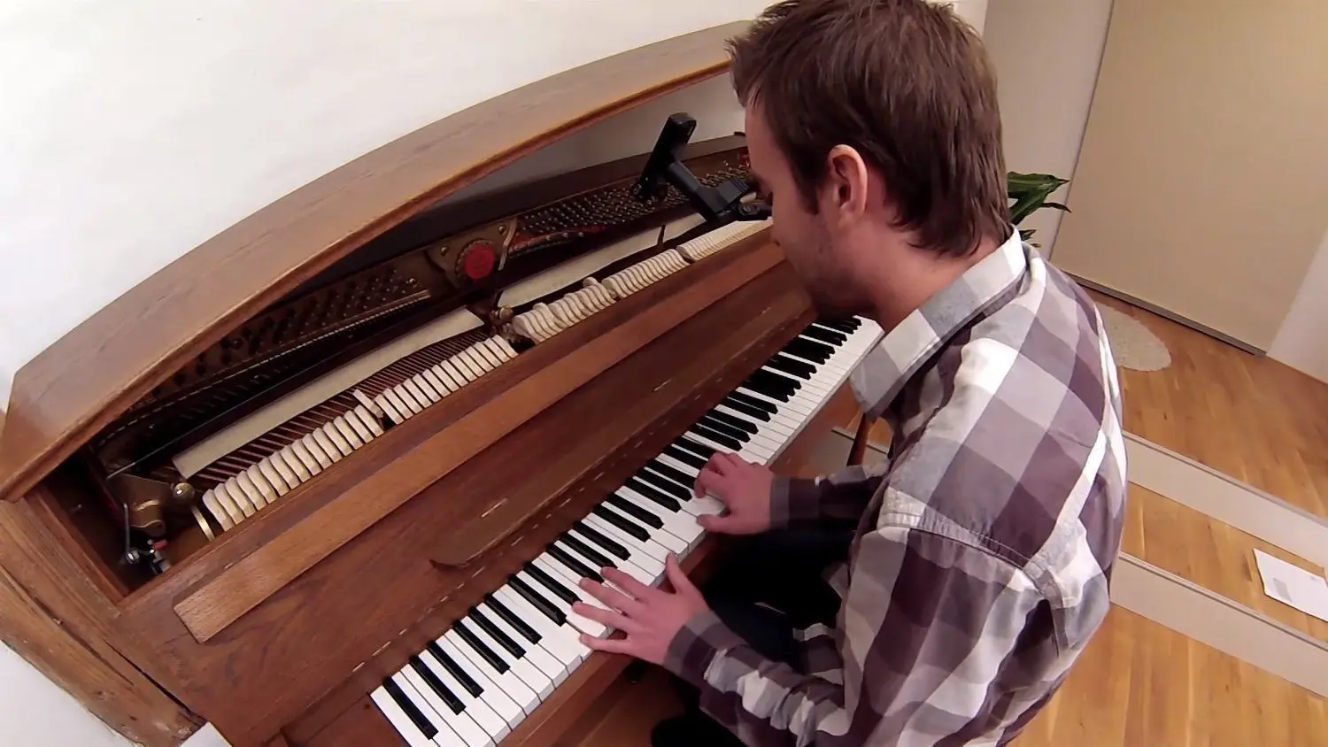 Andrew Danubes erfolgreiches Piano-Video.