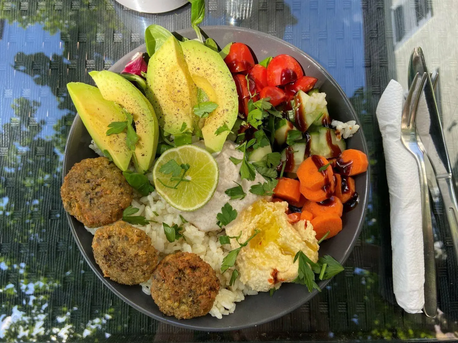 Die Falafel-Bowl gibt‘s bei Kahvallti in Schwäbisch Hall.