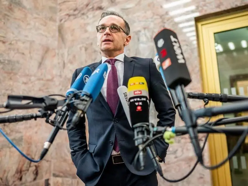 Außenminister Heiko Maas gibt ein Statement zur Rückführung deutscher Staatsbürger aus China. Foto: Michael Kappeler/dpa