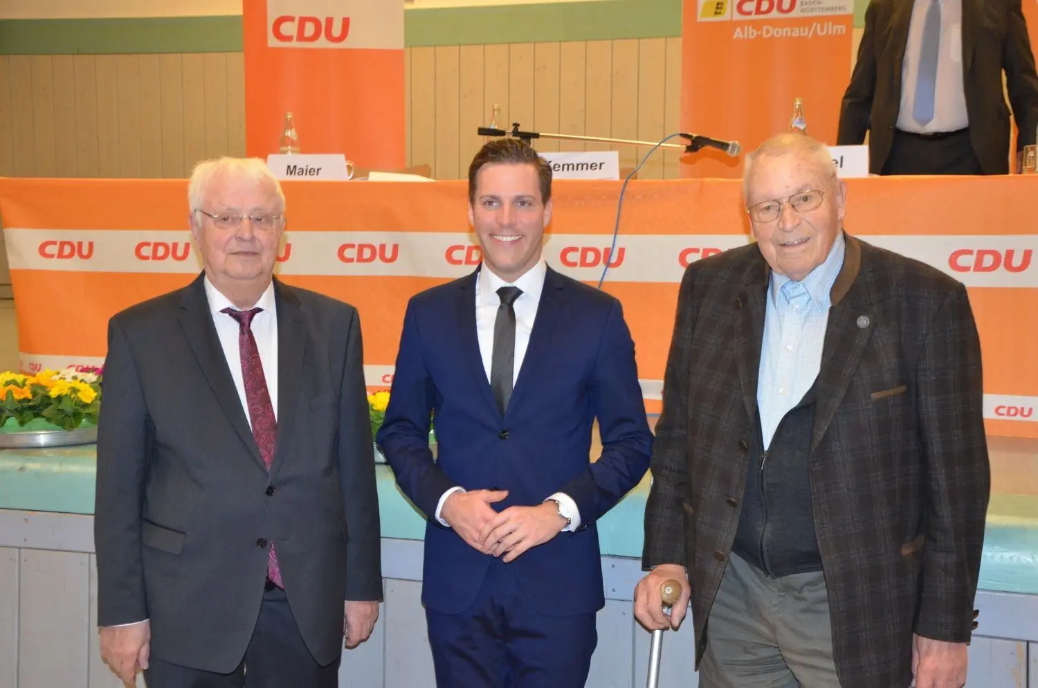 Die CDU-Parteifreunde Karl Traub, Manuel Hagel und Ventur Schöttle (v.l.)  im März 2020, bei der abermaligen Nominierung Hagels für das CDU-Ticket für die Landtagswahl. Schöttle war von 1978 bis 1996, Traub von 1996 bis 2016 im Landtag, Hagel ist seit 2016 Abgeordneter.