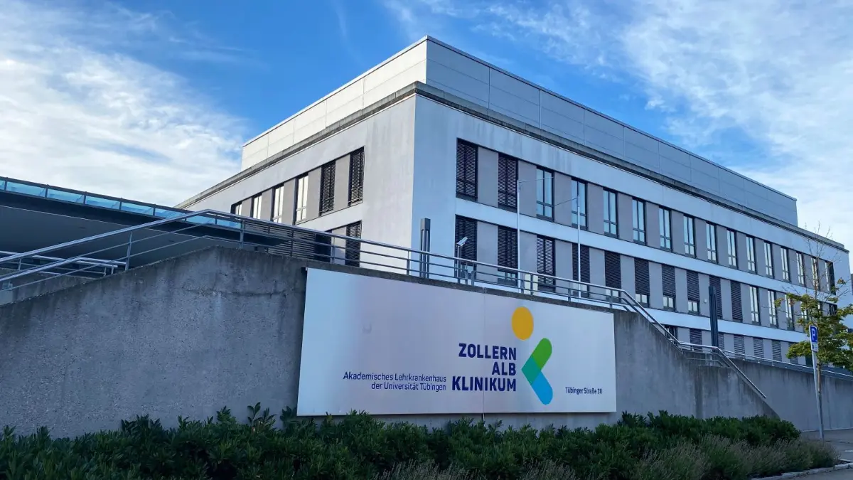 Eine hohe Anzahl an Infektionskrankheiten und der Krankenstand der Mitarbeiter führen im Zollernalb Klinikum in Balingen und Albstadt dazu, dass geplante Operationen abgesagt werden müssen. Dass jedoch zahlreiche Kliniken keinen Puffer für Ausfälle haben, liegt Jahrzehnte alten Problemen zugrunde.