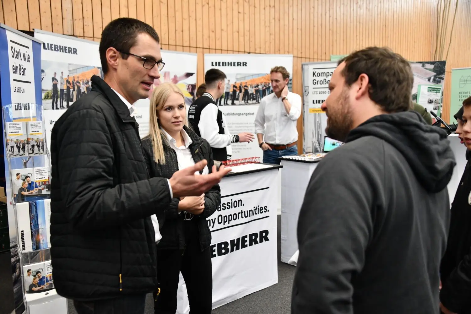 Nach zweijähriger Zwangspause fand am Freitag wieder ein regionaler Ausbildungstag mit Messe in Präsenz statt. Viele Unternehmen teilten dabei eine Sorge: Es fehlt am Nachwuchs.