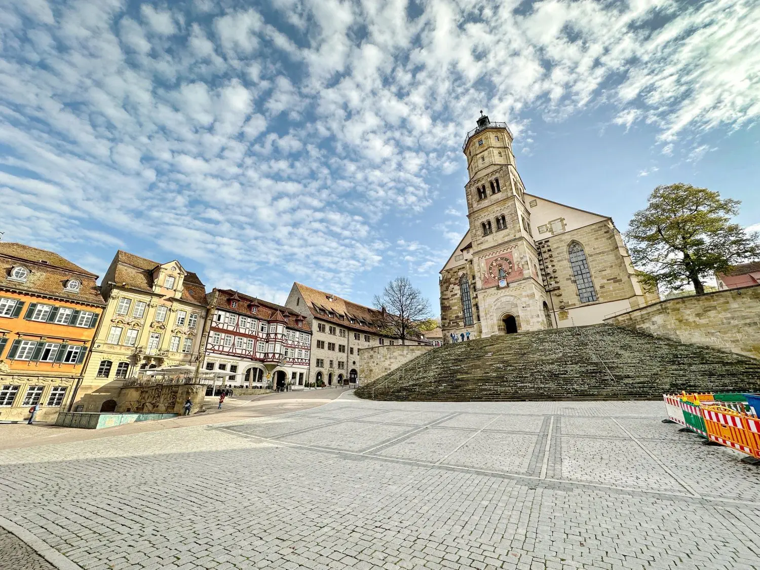 Kaum etwas los ist am Samstagvormittag auf dem Marktplatz, wenn die Händler ihre Stände dort nicht aufgebaut haben.