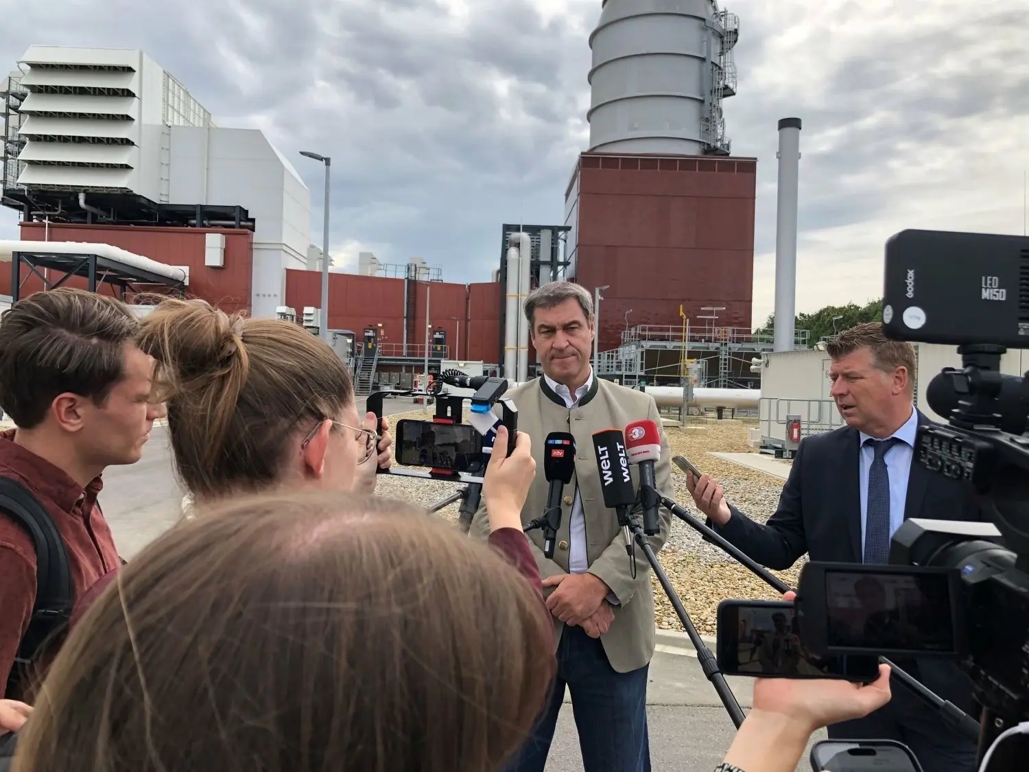 Markus Söder kam zur Eröffnung des neuen Gaskraftwerks in Leipheim.