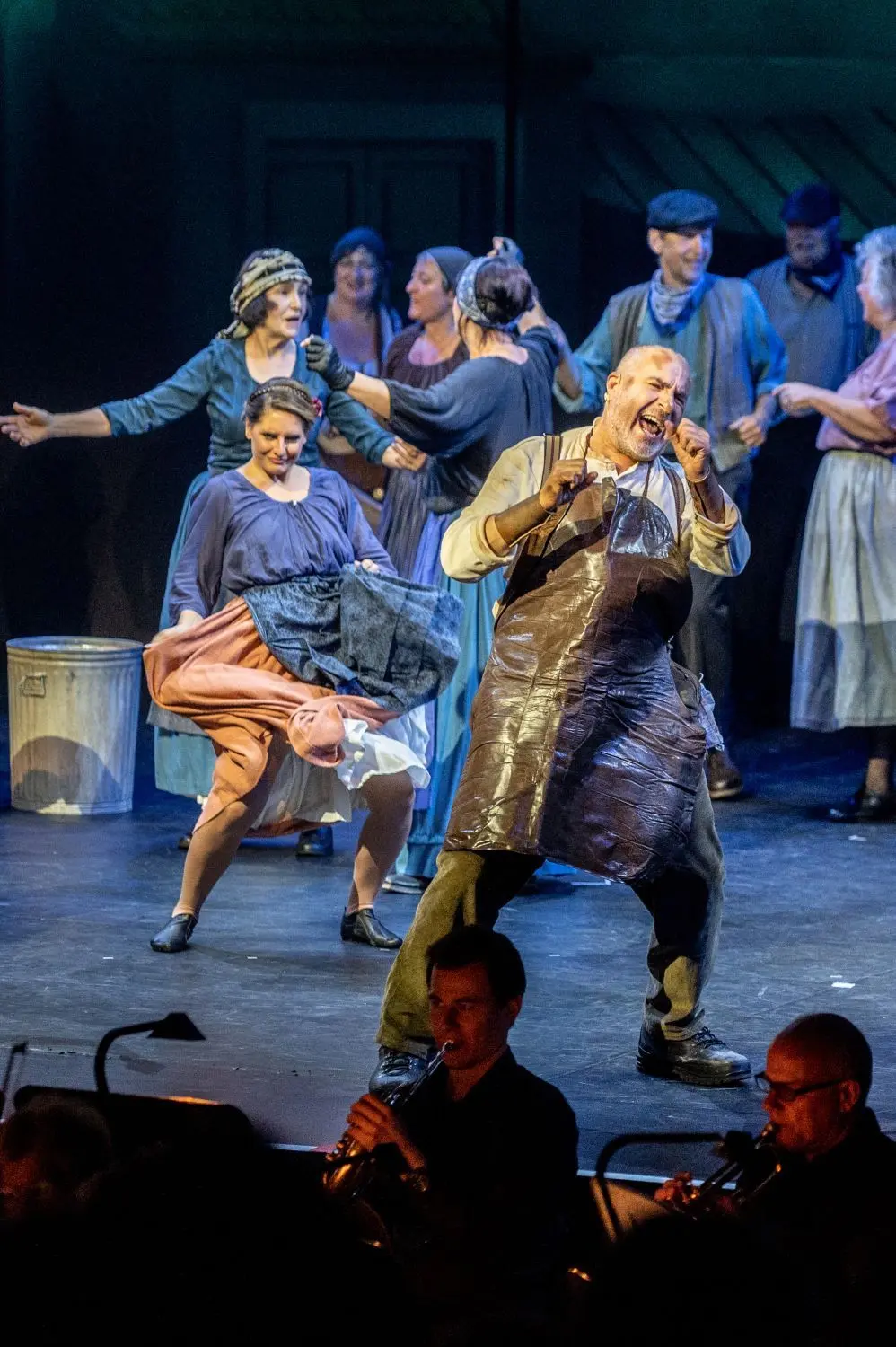 Ganz großartig war Rainer Zaun als Vater von Eliza. Als Alfred Dolittle gab er den betrunkenen Vertreter der Unterschicht.