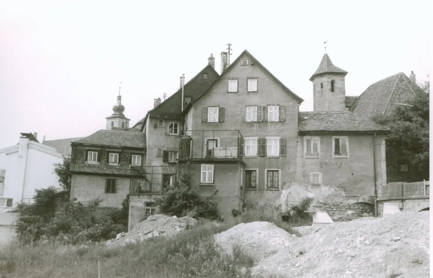 Das Bullinger Eck zusammen mit der Spitalkapelle bildet heute eine der schönsten Crailsheimer Ansichten. Dabei war das Gebäude einst in schlechtem Zustand – und sollte kurzerhand abgerissen werden.