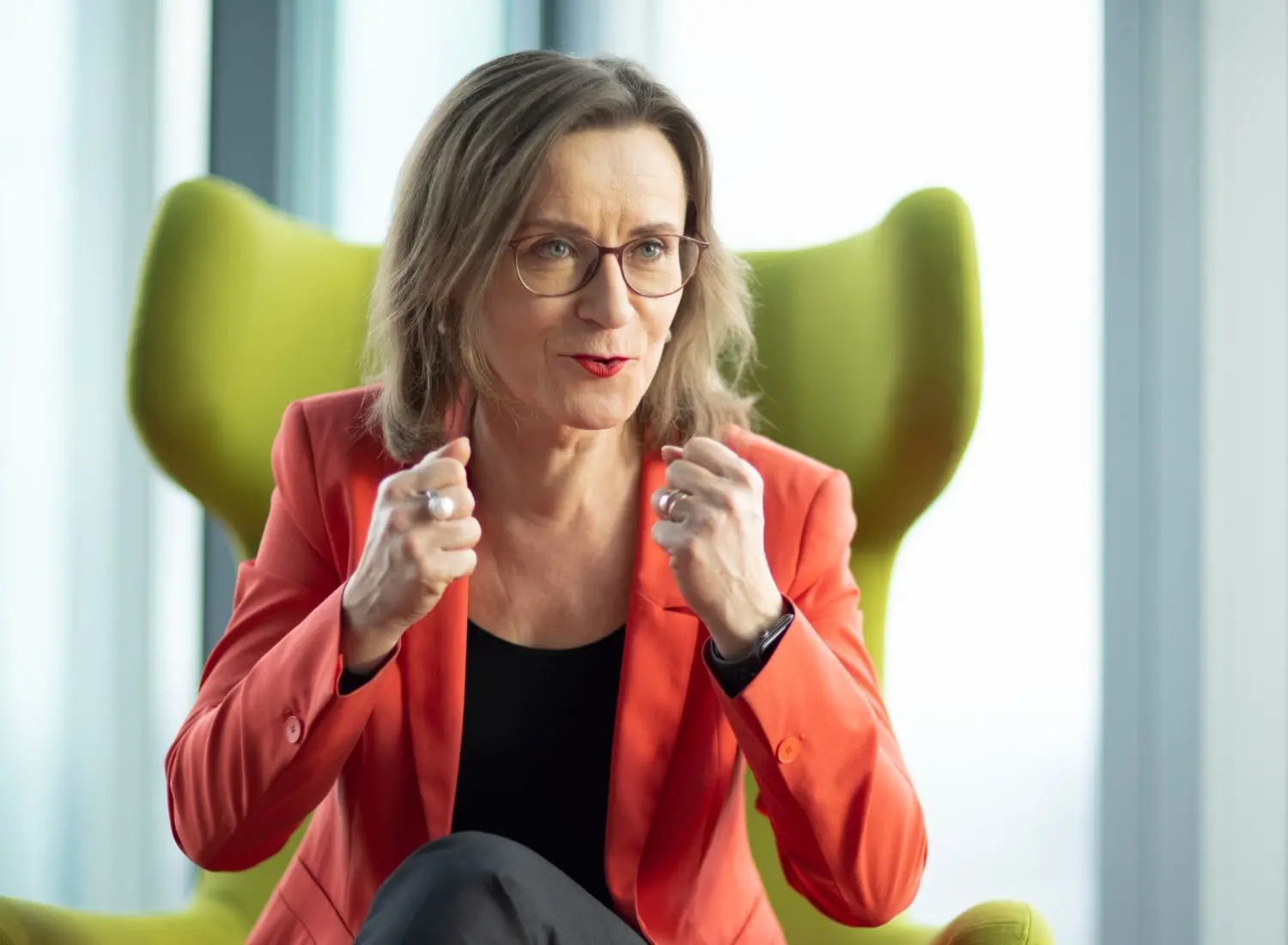 „Wir sparen auf der Schiene im Vergleich zum Lkw mindestens 80 Prozent CO ein“, sagt Sigrid Nikutta.