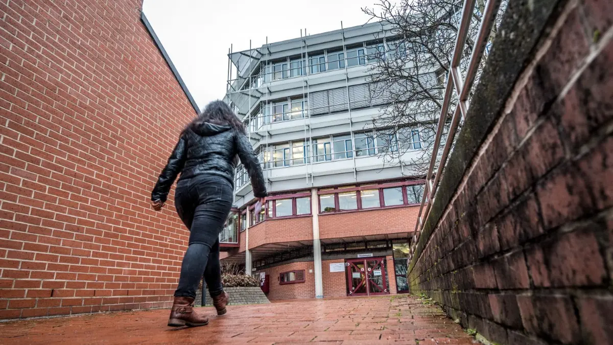 „Ohne Kurzarbeit wäre die Arbeitslosigkeit um ein Vielfaches höher“, sagt die Göppinger Leiterin der Agentur für Arbeit, Karin Käppel.⇥