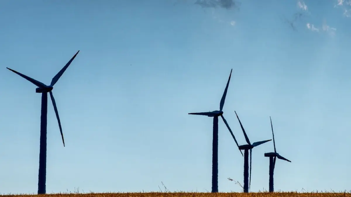 An einigen Stellen im Landkreis, wie hier bei Stötten, drehen sich bereits Windkraftanlagen. Derzeit wird für den Regionalplan über weitere Standorte diskutiert.
Windkraft Windenergie im Landkreis Göppingen Stötten