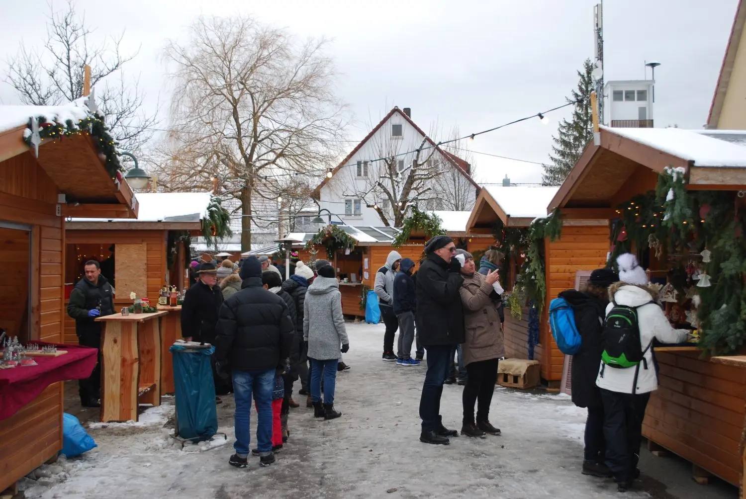 Klein, aber sehr atmosphärisch, ist der Hülbener Weihnachtsmarkt.