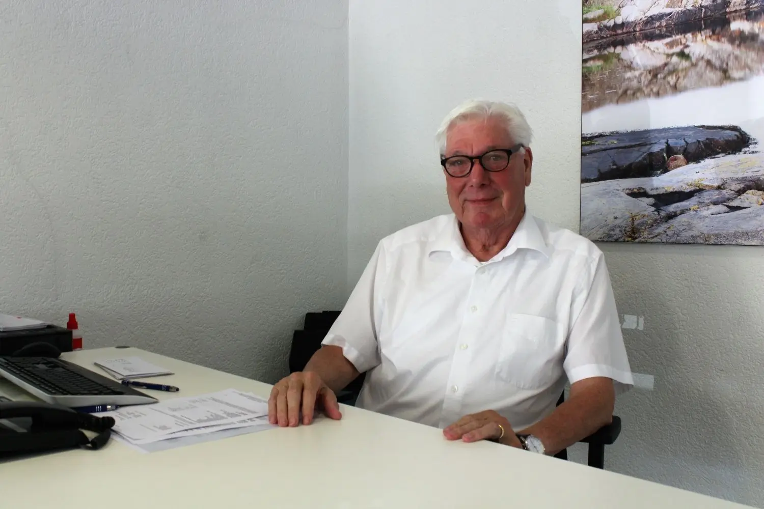 Ernst Scheschowitz ist ein „alter Hase“ im Auto-Business. Die Probleme, die es zu bewältigen gibt, sind jedoch immer neu. ⇥
