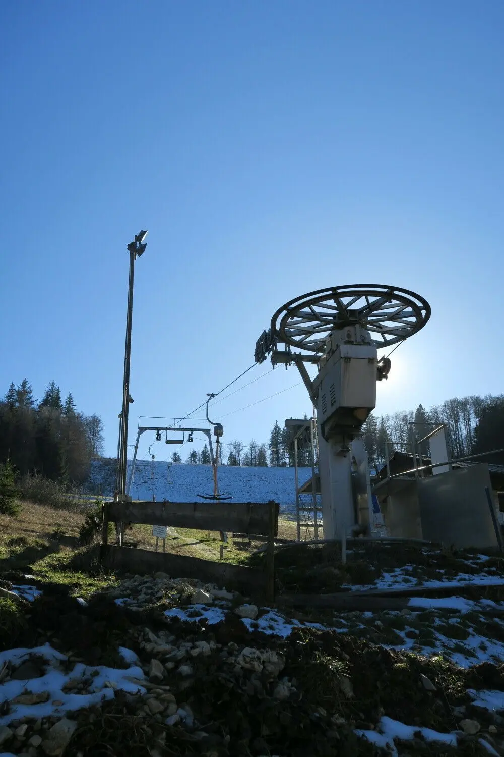 Das Rad am Skilift Tailfingen hat sich in diesem Winter noch nicht gedreht. ⇥