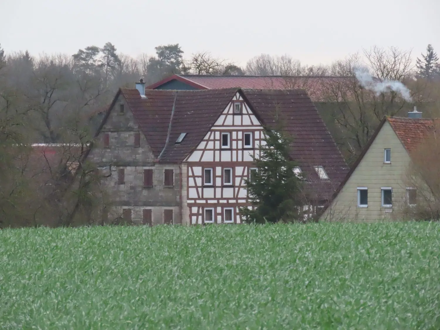 Im „Jugendheim Hohenlohe“, einem alten Bauernhaus im Kirchberger Ortsteil Herboldshausen, finden rechtsextreme Treffen statt.