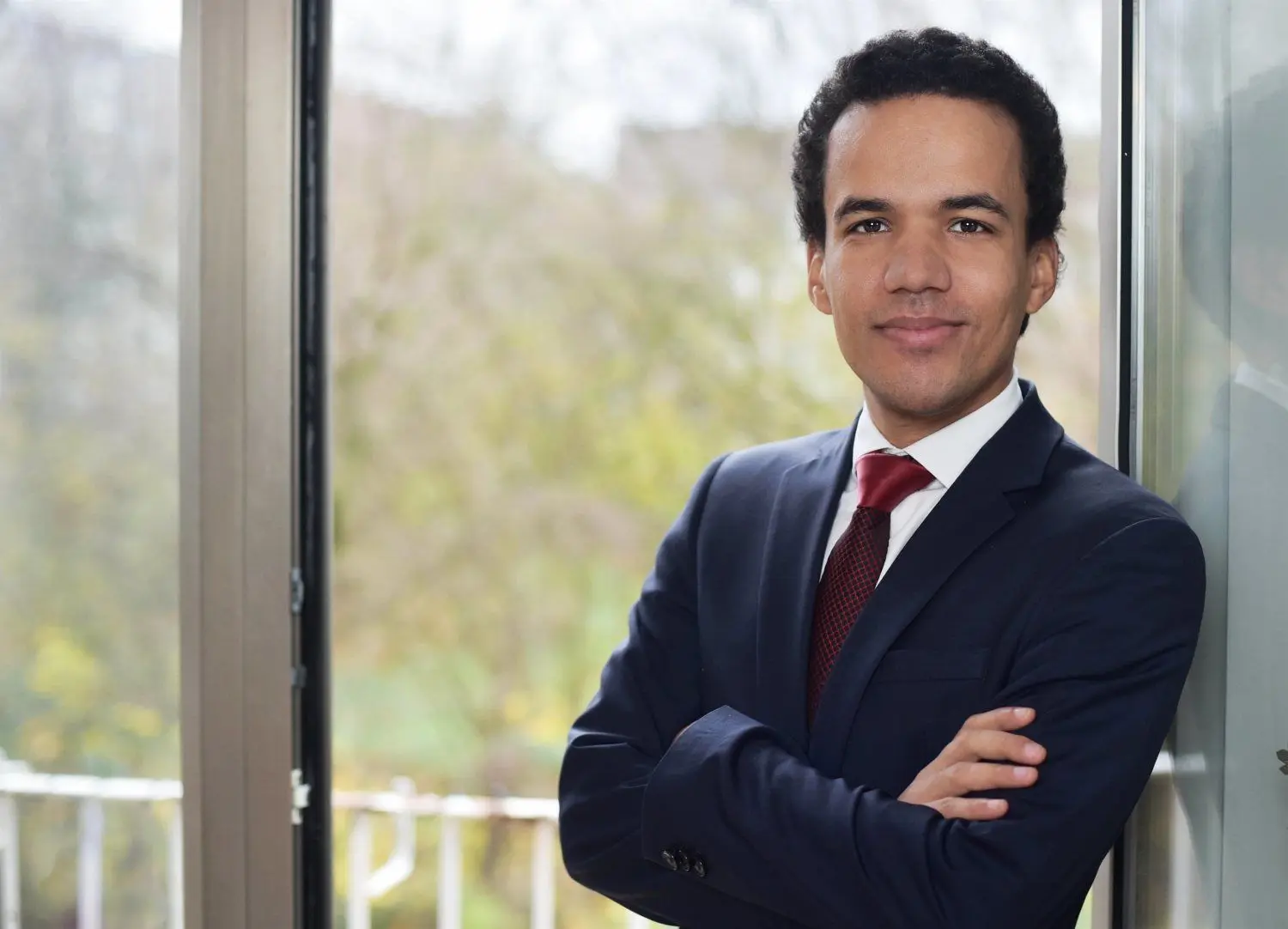 „Ich werde jeden Monat von der Polizei kontrolliert. In der Regel werde ich  geduzt, der Ton ist pampig“, sagt der Justiziar und Anwalt Blaise Francis El Mourabit, der Rassismusopfer vertritt.