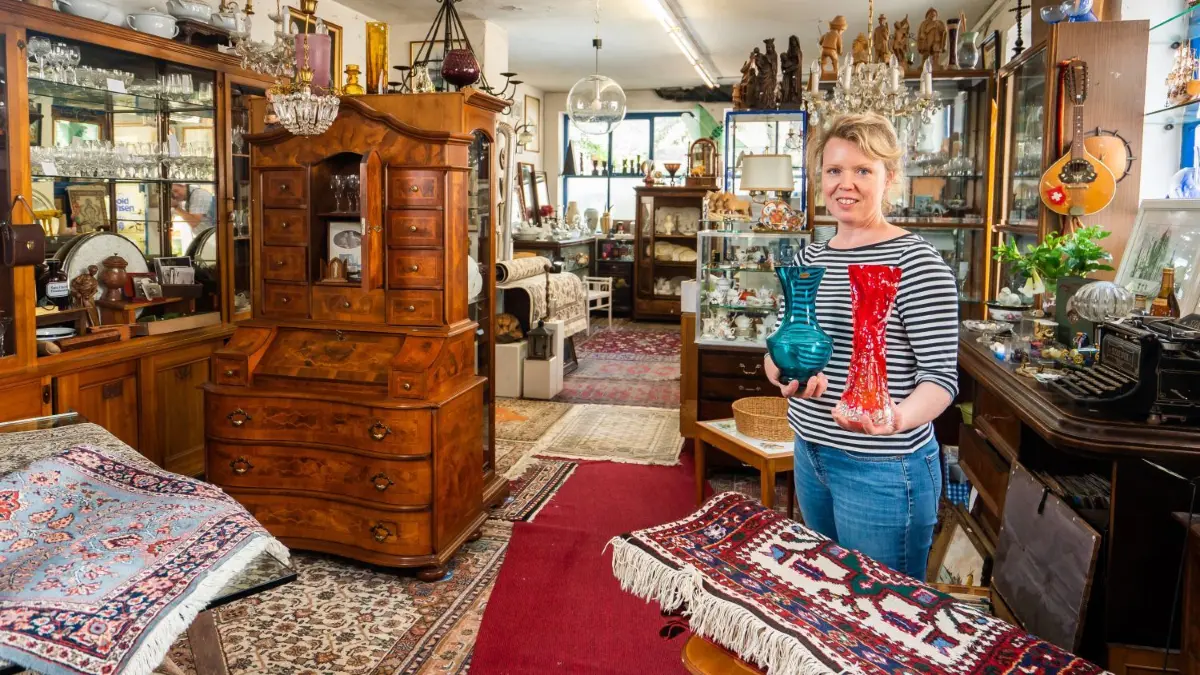 Ist das Kunst oder eher ein alter Schinken? Wohl Geschmacksache ...
Trödelhaus Ulm
Trödelhaus Ulm Robert Luketic Söflingerstr.
Das Trödelhaus in Söflingen