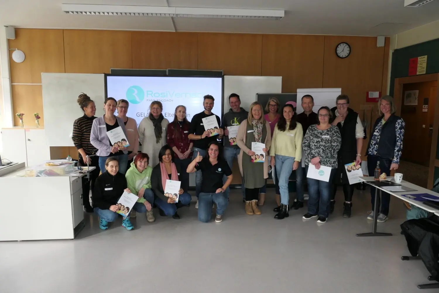 Rosi Vernaci (Mitte, vorne) konnte den Teilnehmern des Seminars viele Tipps rund um das Thema Resilienz mit auf den Weg geben.