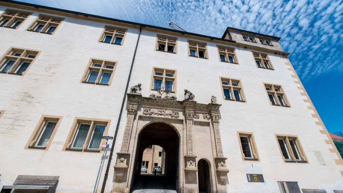 Das Amtsgericht Göppingen hat das Urteil vertagt. (Symbolbild)
Göppingen Schloss Amtsgericht Gericht Justiz