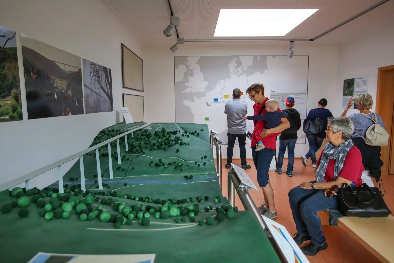 Das Kulturhaus Geislingen beherbergt das Brückenmuseum. Dort sehen sich sehr viele Besucher die Ausstellung zur Baugeschichte an.