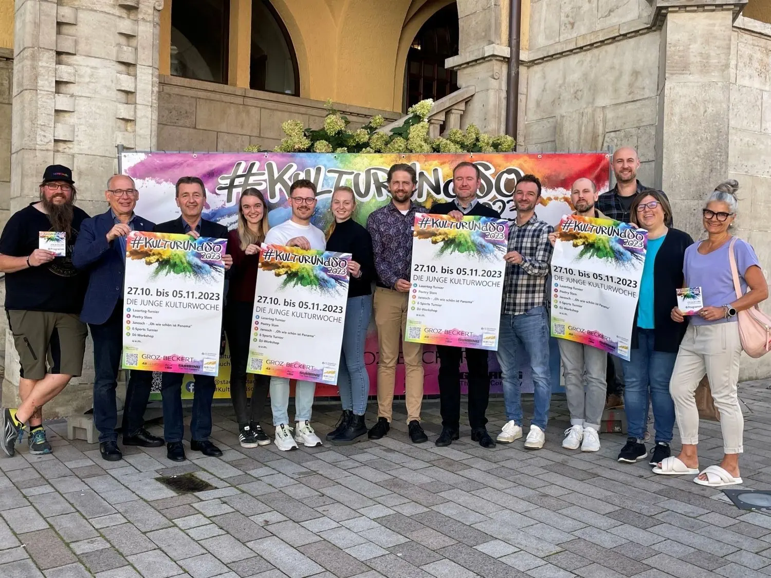 Das sind einige der Macher hinter den vielfältigen Angeboten. Für Kinder, Jugendliche, Familien und Erwachsene gibt es kreative, spannende und unterhaltsame Events, die bereits jetzt stark nachgefragt werden.⇥