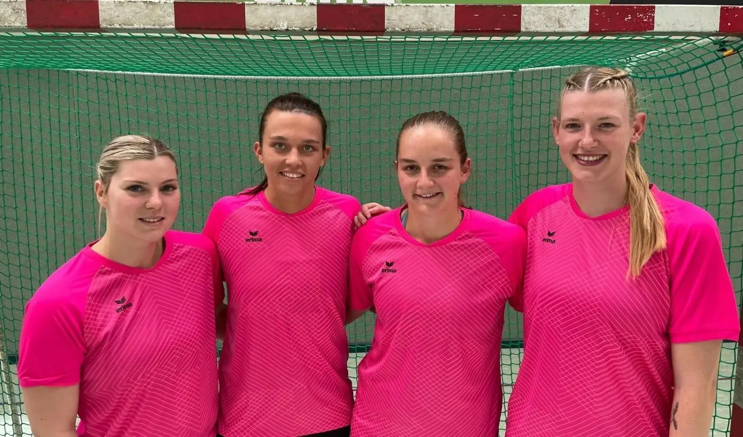 Die Neuzugänge der TusSies, von links: Anna Frankova, Jana Scheib, Verena Oßwald und Naina Klein. Marie Weiss fehlt, sie ist derzeit mit dem U19-Nationalteam in Sachen EM unterwegs.