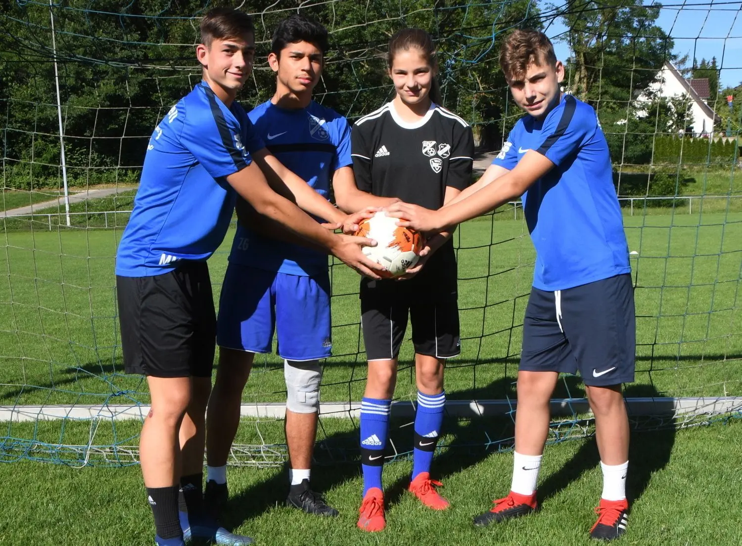 Jugendfußball: Streit ums Spielrecht: 14-jährige Illerbergerin will ...