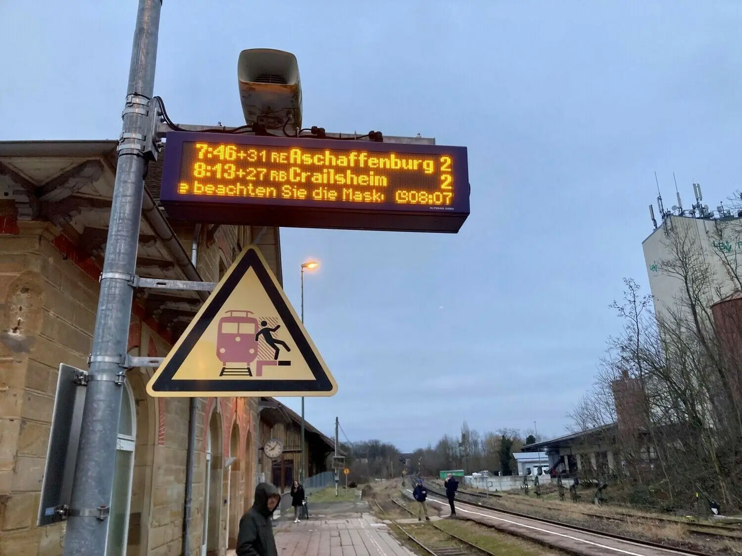 Bereits jetzt sind enorme Verspätungen an der Tagesordnung; viele Berufspendler setzen auf Alternativen.