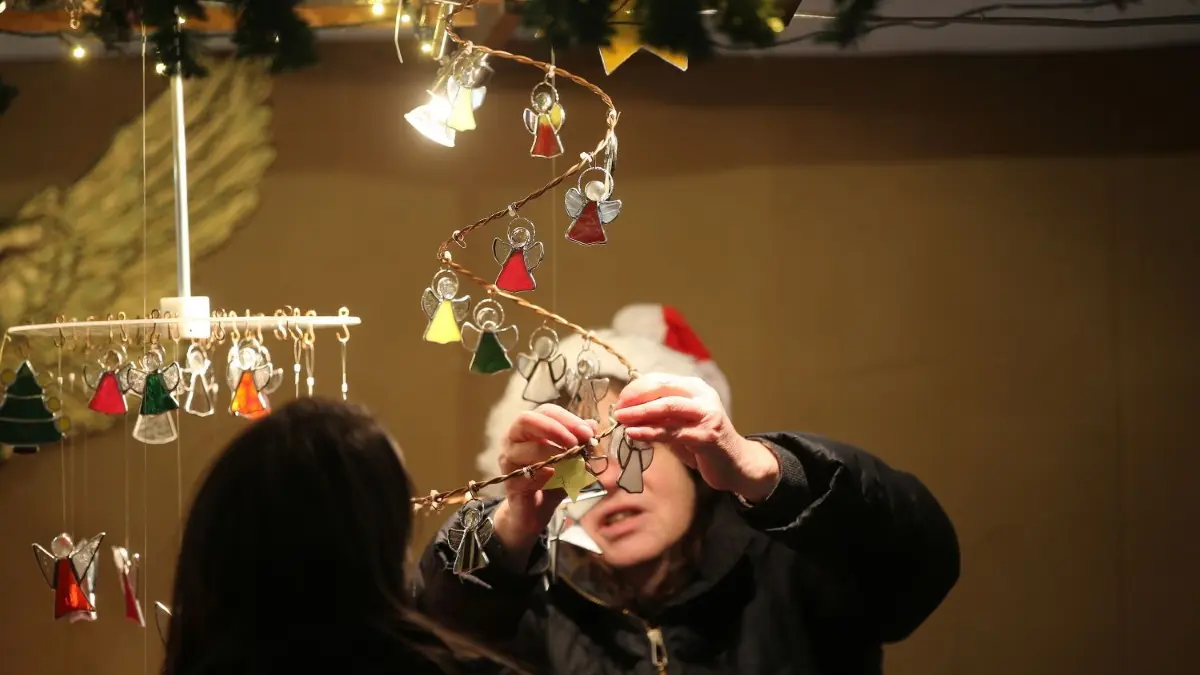 Auch wenn Corona die Tradition ausbremst, müssen die Metzinger in diesem Jahr wohl nicht komplett auf weihnachtliches Ambiente in der Innenstadt verzichten.
Weihnachtsmarkt metzingen 2016 innenstadt und kelternplatz