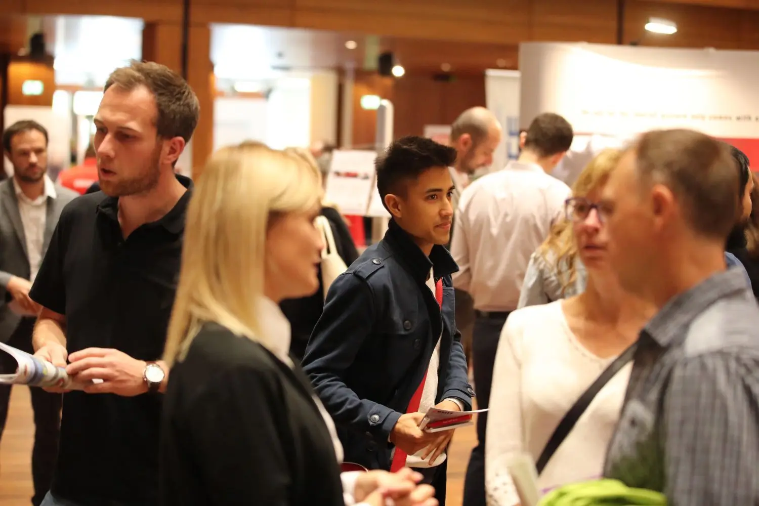 Im vergangenen Jahr waren rund 800 Besucher zum Fachkräftetag in die Reutlinger Stadthalle geströmt. Veranstalter und Aussteller waren mit der Resonanz und dem Interesse der Besucher zufrieden.