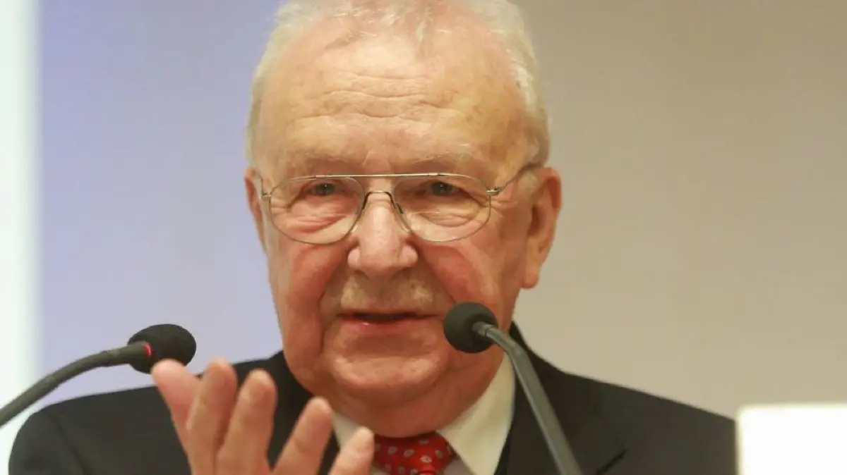 Hat als Kind noch erleben müssen, wie der Zweite Weltkrieg nicht nur Völker, sondern auch seine Familie trennte. Der Stifter des Viadrina-Preises, Claus Detjen (85).
Claus Detjen