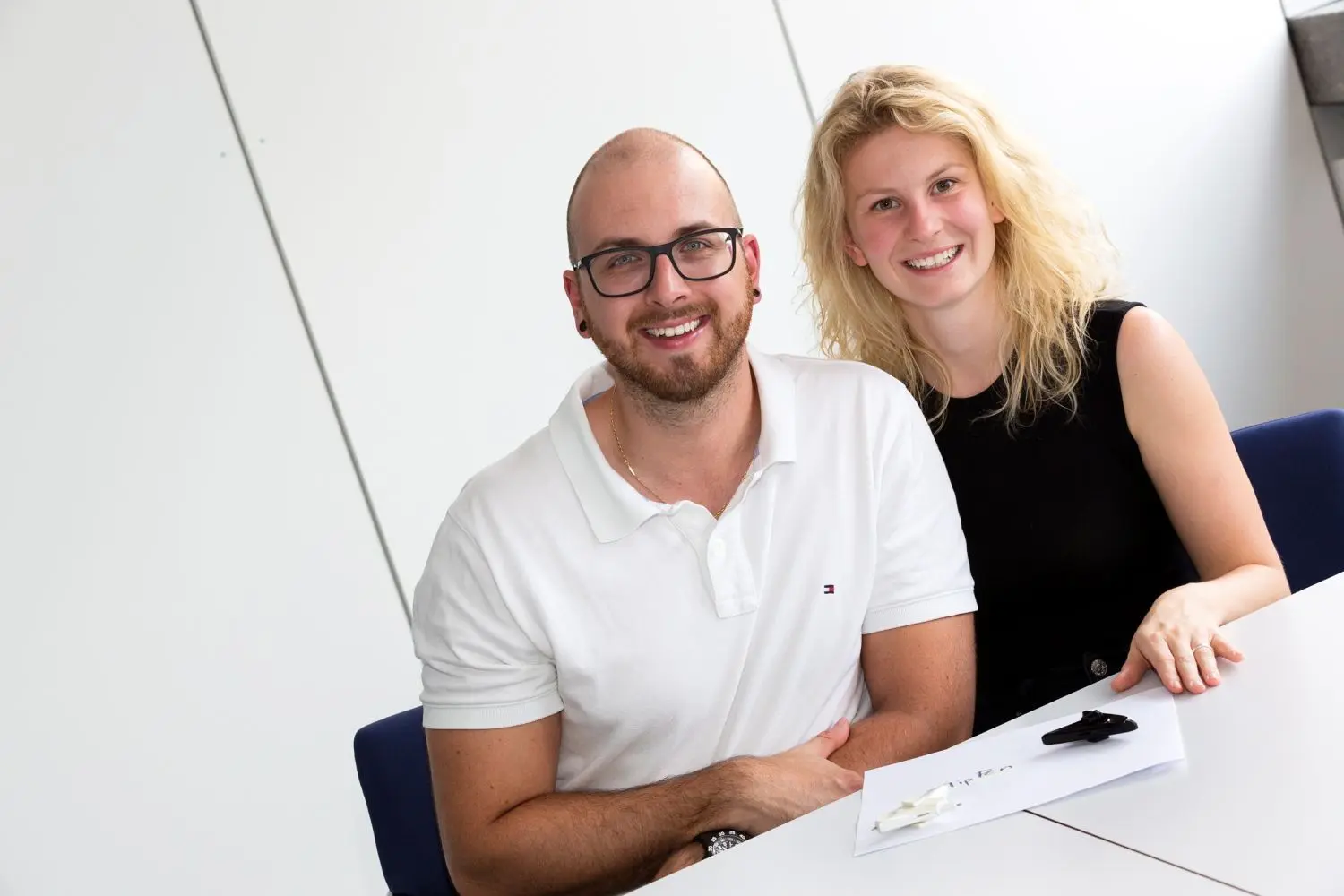 Die Studenten Kim Eisenmann und Sven Häuser sehen sich selbst nicht als Unternehmer, sondern einfach als „Menschen, die eine gute Idee hatten“. Ob Firmen und Werbeartikelhändler genauso überzeugt vom FlipPen sind, wird sich noch zeigen.