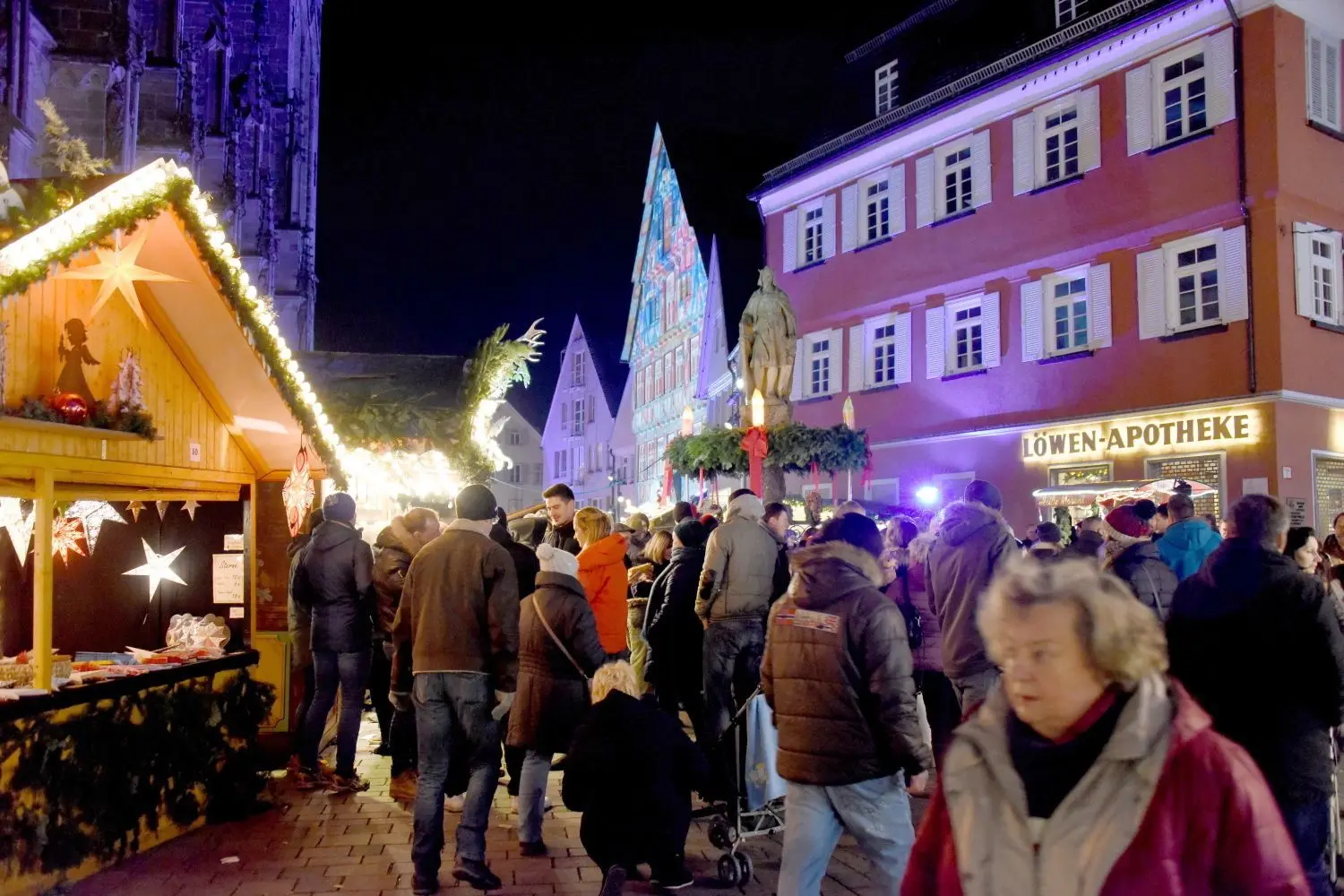 Menschenansammlungen wie auf dem Reutlinger Weihnachtsmarkt 2019 wird es heute nicht geben. Das bringt die Händler, die sonst auf den Weihnachtsmärken einen Großteil ihres Umsatzes erwirtschaften, in eine schwierige Situation.