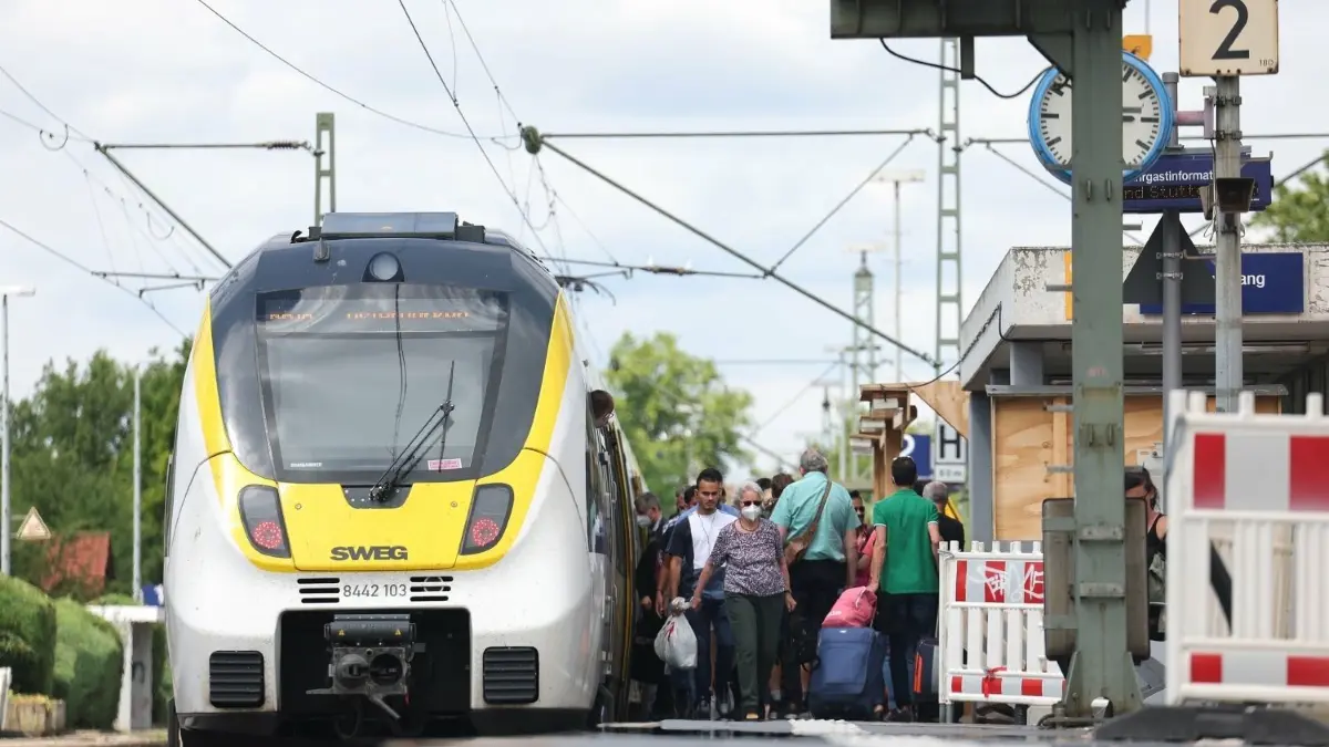 Beim Bahnhof in Metzingen ist auf der Rückfahrt oft Endstation. ⇥
bahnhof metzingen zug nach stuttgart