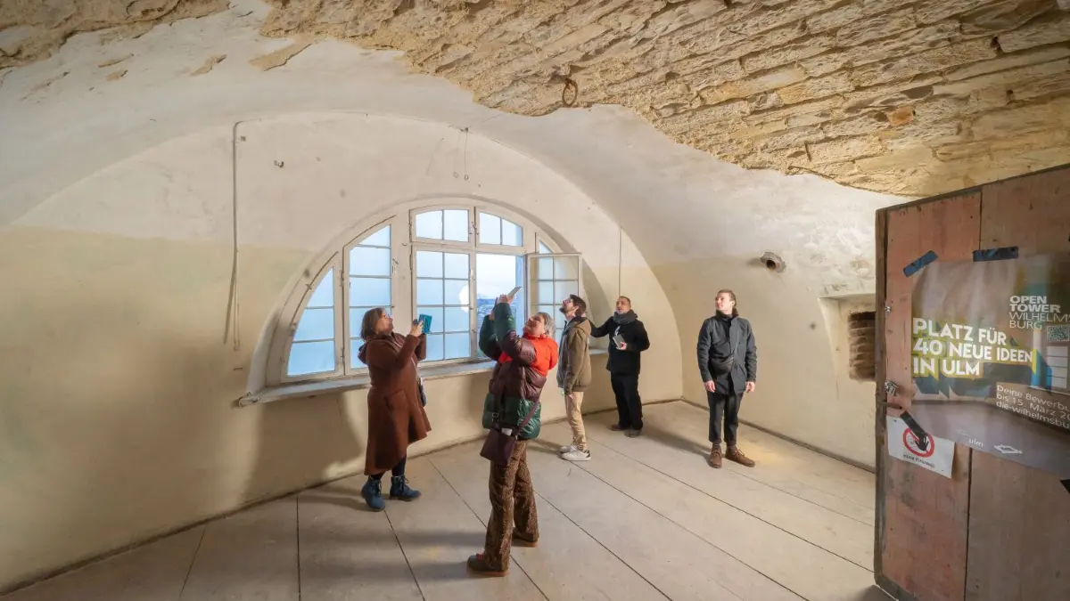 Open Tower auf der Wilhelmsburg: Wie ist der Zwischenstand der Ausschreibung? Wer sind sie Interessenten? Was haben sie vor? Was ist in den Räumlichkeiten überhaupt möglich?