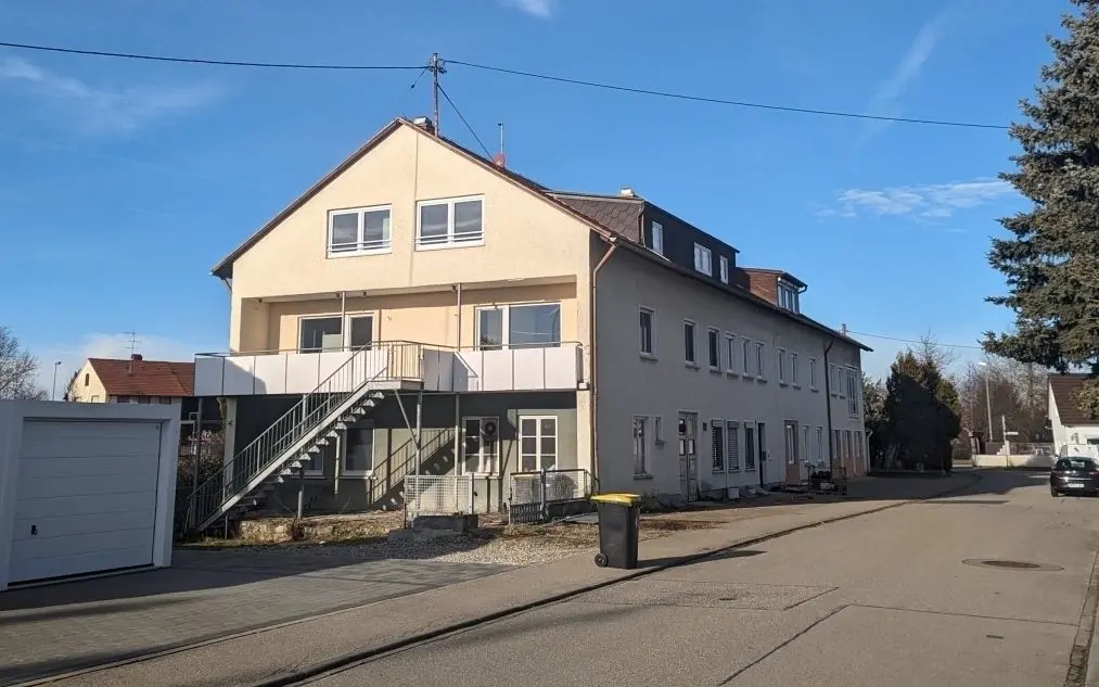 In dieses Gebäude im Ahornweg in Vöhringen werden absehbar keine Migranten einziehen. Wegen einer vom Stadtrat erlassenen Veränderungssperre für das Wohngebiet.