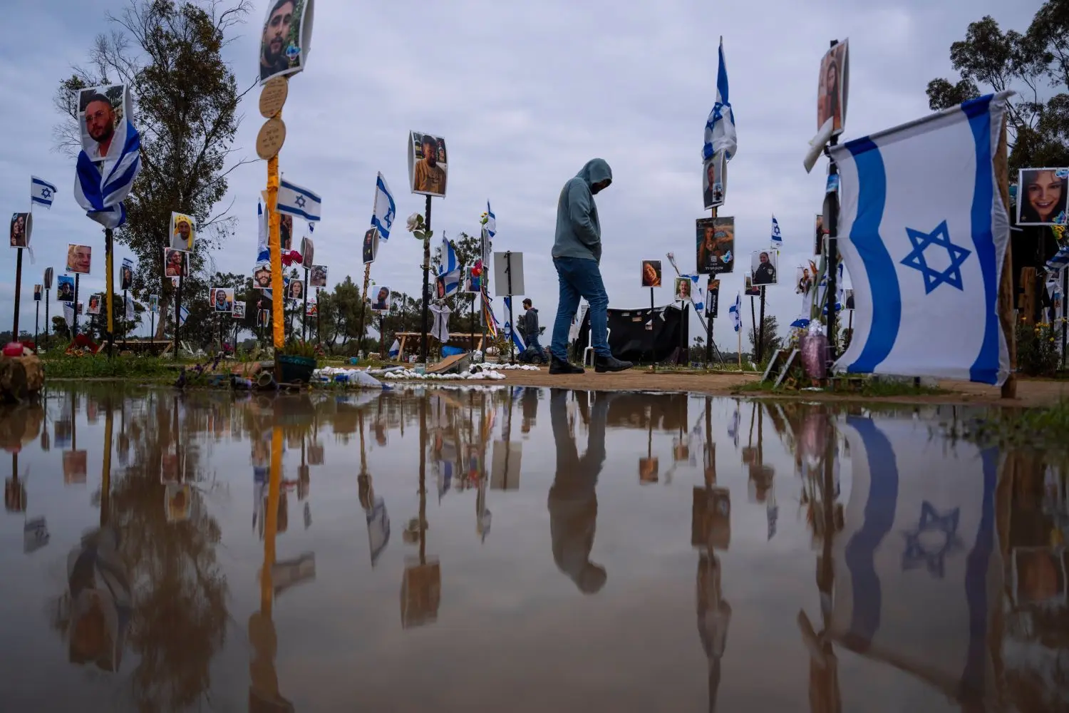„Alle – Israelis und Palästinenser – leiden unter diesem Krieg“, sagt Asylpfarrerin Ines Fischer. Das Bild zeigt Reim, ein Kibbuz im Süden Israels. Beim Terrorangriff von Mitgliedern der Hamas auf das Nova-Musikfestival am 7. Oktober 2023 wurden hunderte Feiernde getötet und entführt.