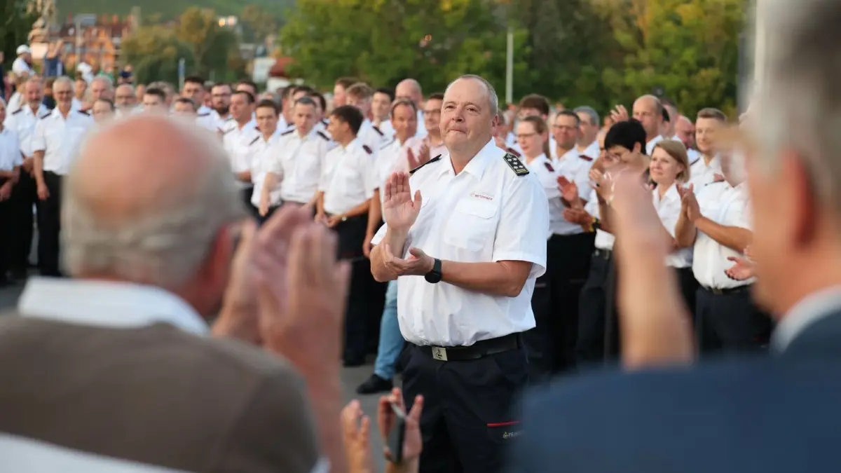 Ein emotionaler Tag. Die Feuerwehren Metzingen-Stadtmitte und Neuhausen sind in ihre neue Feuerwache auf Braike-Wangen umgezogen.
Umzug Feuerwehr neue Feuerwache