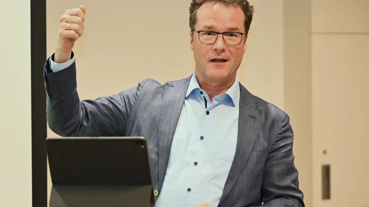 Der Grünen-Bundestagsabgeordnete Harald Ebner referierte am Freitag auf Einladung des Grünen-Kreisverbands und Ortsverbands Ehingen in der "Rose" in Berg über die Herausforderungen und Chancen der Klimaanpassung.