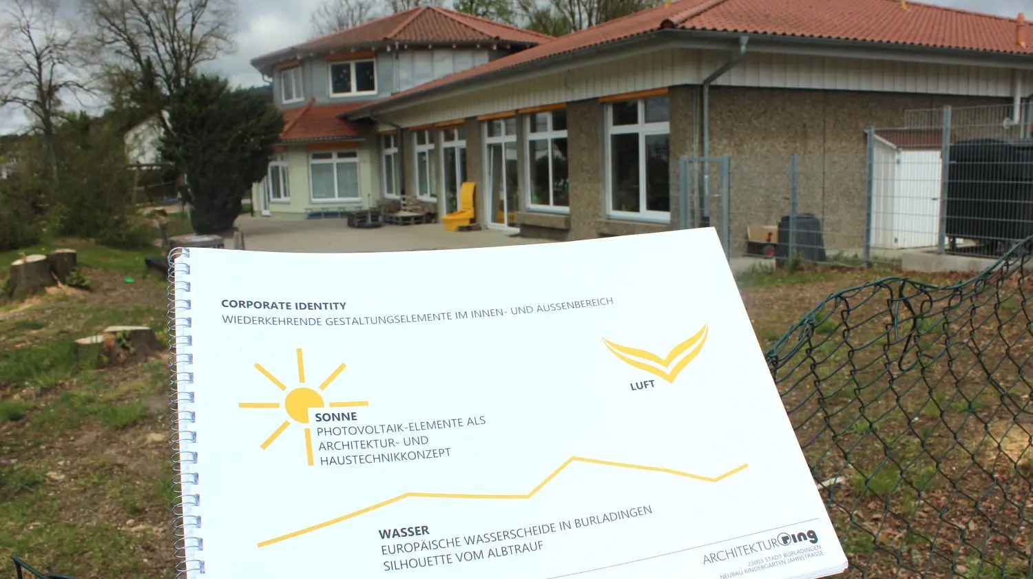  Kindergarten Burladingen: Trigema-Schwinge ziert bald Wände in der Illustration 