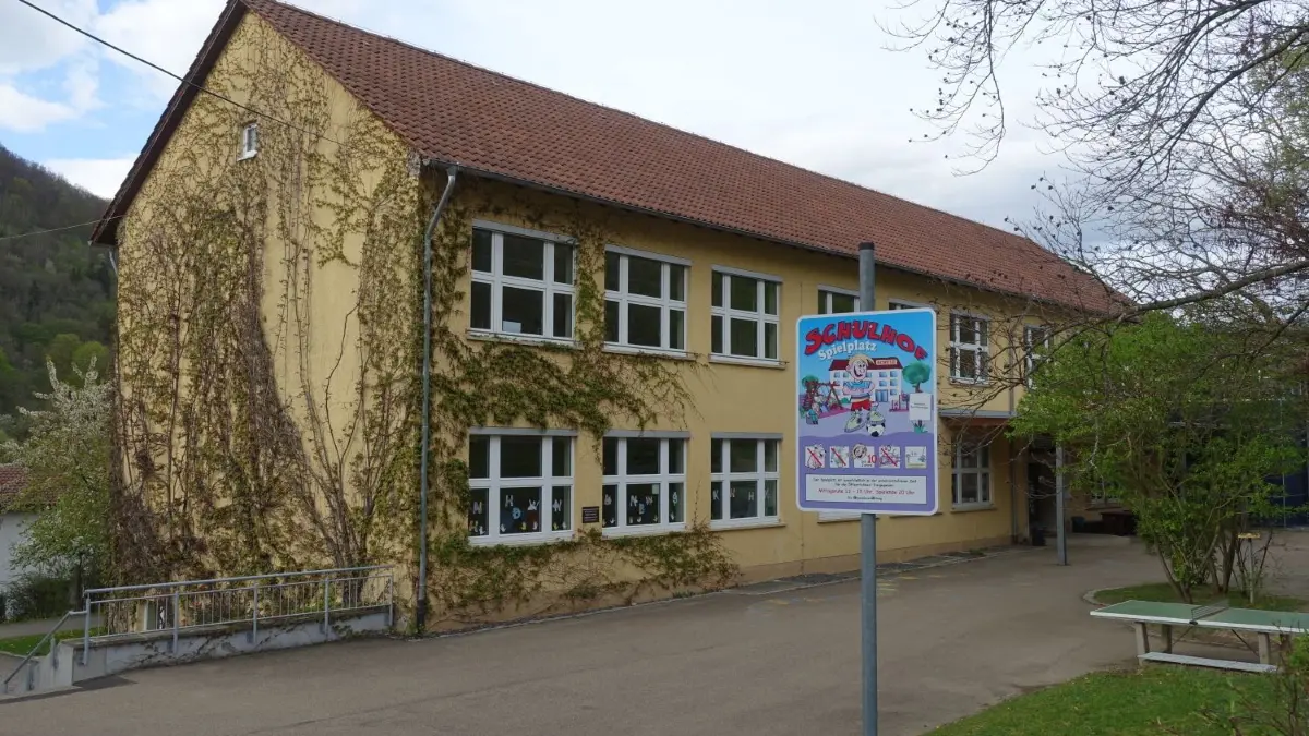 In der Bad Überkinger Grundschule sind vor über 20 Jahren wohl falsche Brandschutztüren eingebaut worden.
